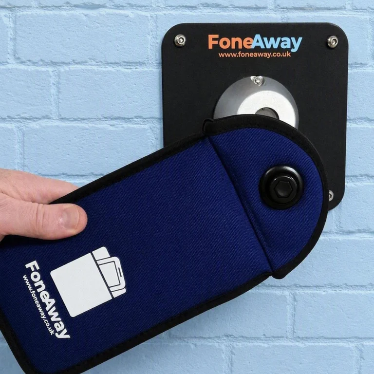 unlocking foneaway phone pouch